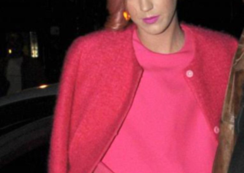 Katy Perry vida rane kod Rihanne