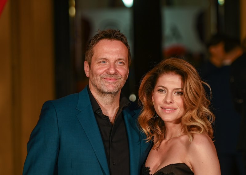 Ljubav je u zraku: Jelena Perčin i Ante Gelo ne razdavjaju se jedno od drugoga