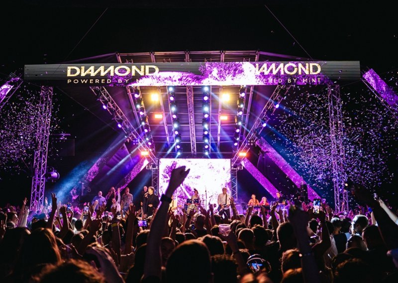 Promet stao, klub pun do zadnjeg mjesta: Diamond spektakularno otvorio sezonu uz Zdravka Čolića!