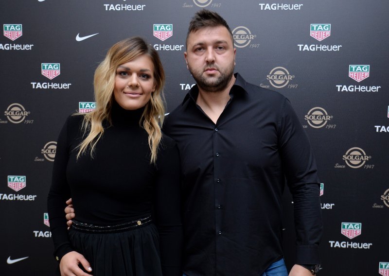 Domaća atletska princeza sa suprugom u Disneylandu: Padali romantični poljupci ispred dvorca
