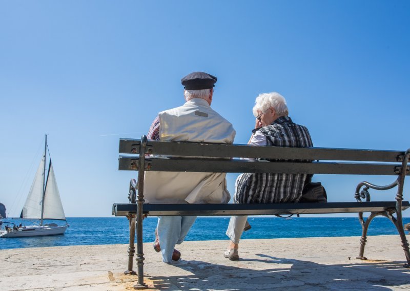 Drugi stup će se isplatiti samo onima koji zarađuju više od 75 posto prosječne plaće