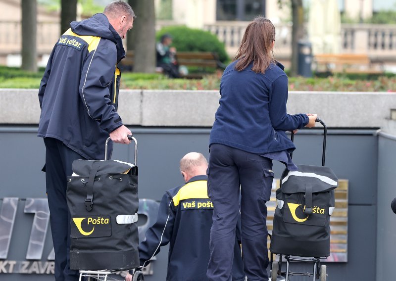 Nastavlja se trend: Manje pisama, a više paketa i prihoda od poštanskih usluga
