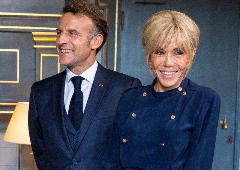 Brigitte Macron u jednom od svojih najboljih izdanja: Chic haljina pun je pogodak
