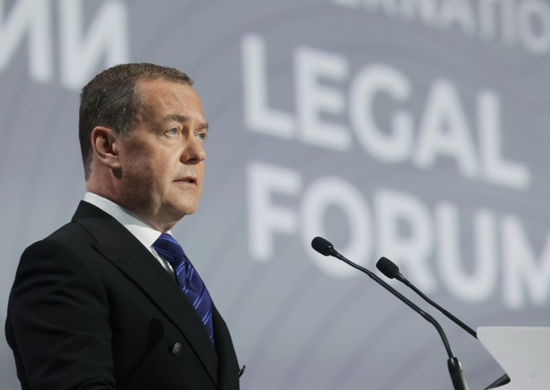Medvedev: EU se pretvorio u neprijatelja, Rusija protiv članstva Ukrajine u bloku