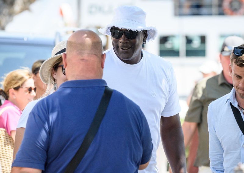Michael Jordan prošetao je Skradinom, ali spektakularan prizor odnio je sve poglede