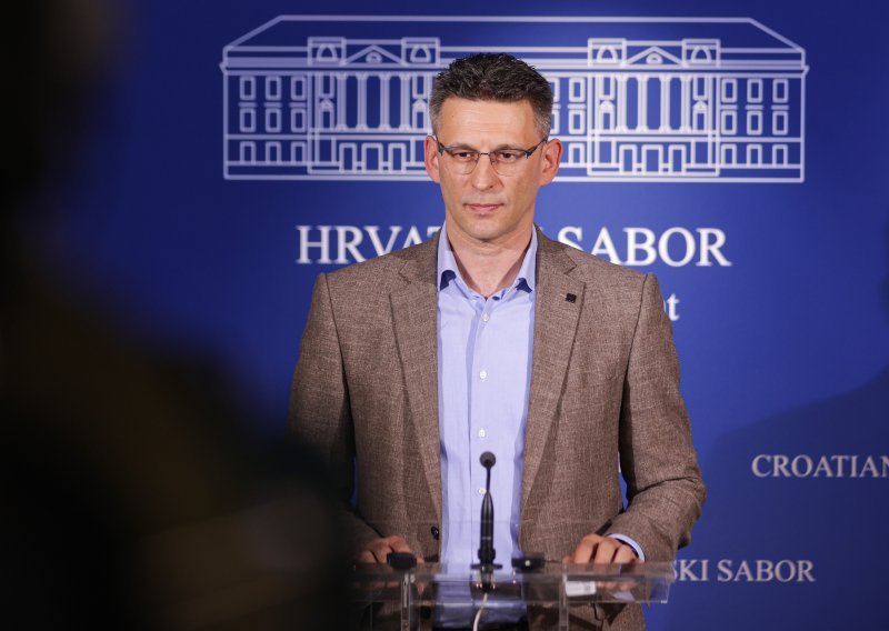 Petrov: Na liječenje pušača godišnje se troši više od 200 milijuna eura