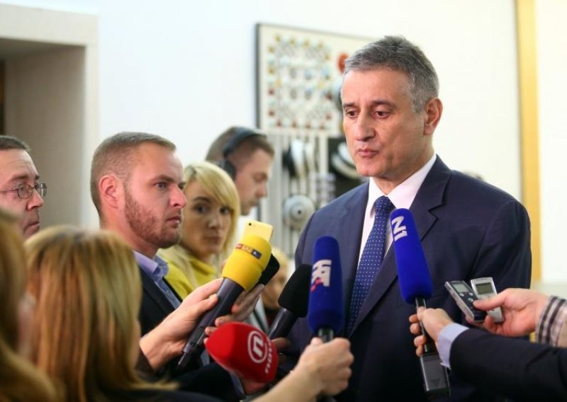 Karamarko Milanoviću: Kaznila te demokracija!