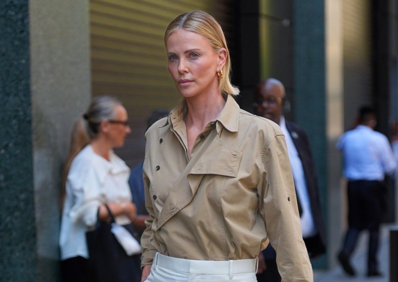Bob je i dalje hit frizura, a Charlize Theron ima ultimativni trik s lažnim šiškama