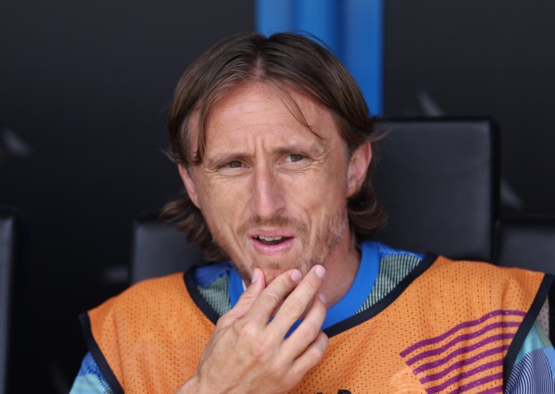 Španjolci otkrili ludnicu na klupi Reala! Alonso skakao, Modrić pljeskao i vikao: 'Kakav gol, a tek...'