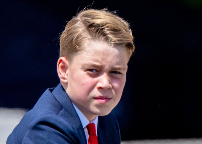 'Frajersko' izdanje: Objavljen je novi portret princa Georgea, jedna stvar 'upada' u oko