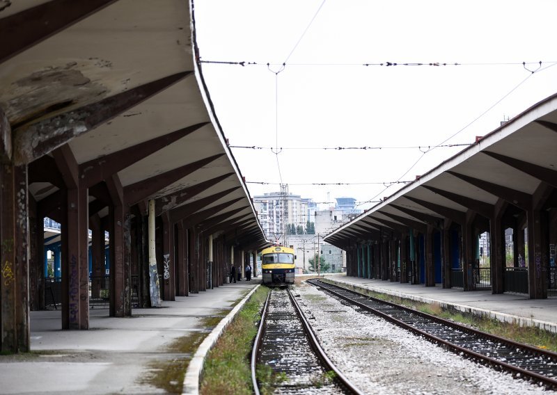 Otvorena još jedna turistička ruta; krcat vlak krenuo iz Sarajeva za Ploče