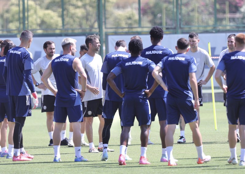 Hajduk otišao u Sloveniju, Garcia poveo 26 igrača, dvojica ostala u Splitu