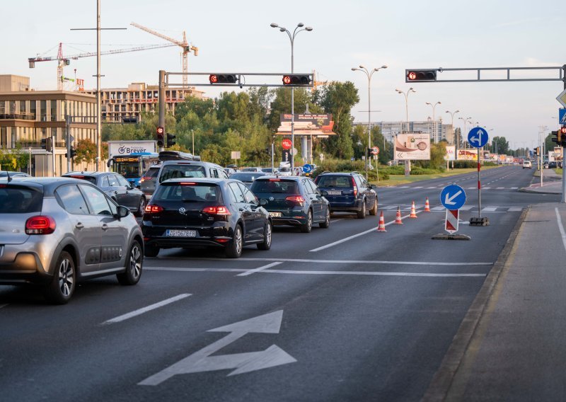 Više prometnih nesreća na autocestama A3 i A1, vozi se usporeno i u kolonama