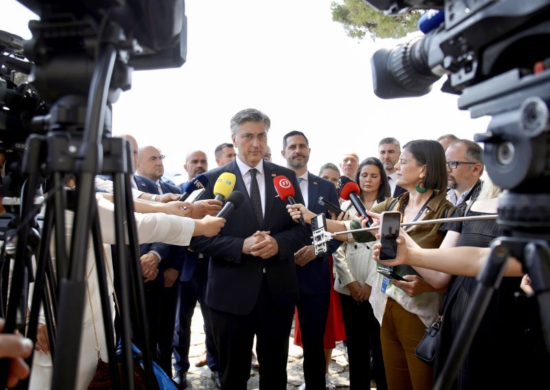 Plenković: Nema nikakvog ureda za ideologiju
