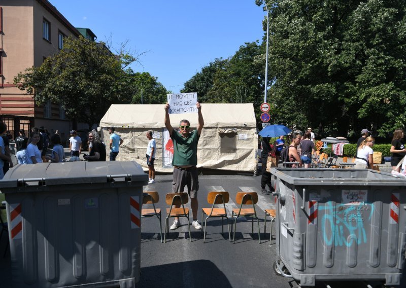 Građani Srbije 'izluđuju' policiju: Što su to raspršene blokade i zašto ih je teško zaustaviti?