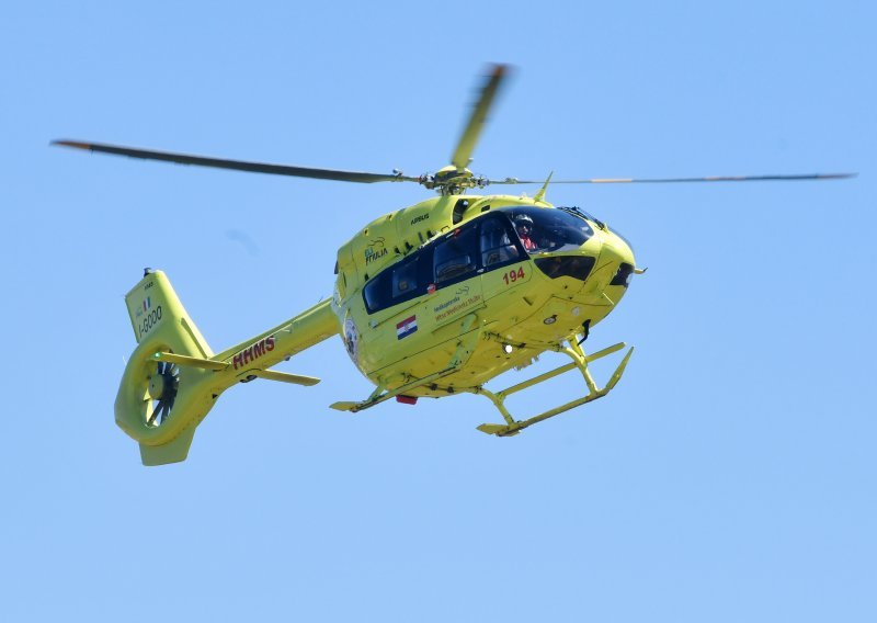 Filipinka se sama porodila i ostavila dijete u košari: Beba helikopterom prevezena u Split