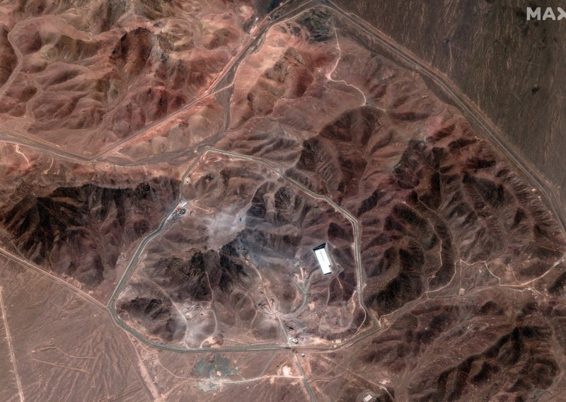FOTO Što se to zbiva oko iranskog nuklearnog postrojenja? Objavljene nove satelitske snimke
