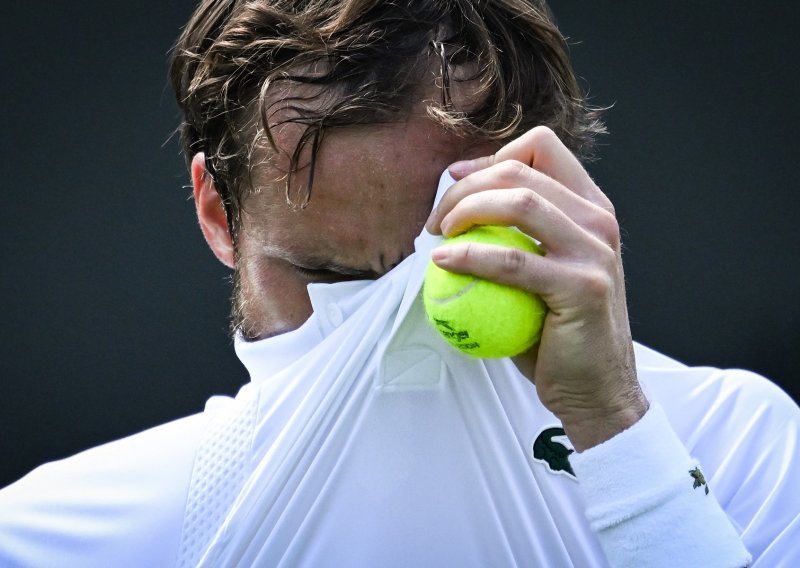 Senzacija u Wimbledonu! Bivši najbolji tenisač svijeta ispao u prvom kolu
