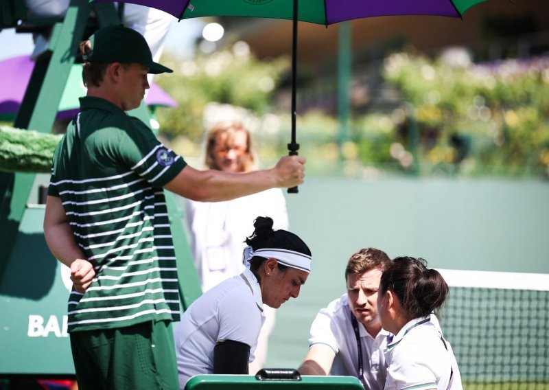 Drama na Wimbledonu: Dvostruka finalistica u suzama predala meč