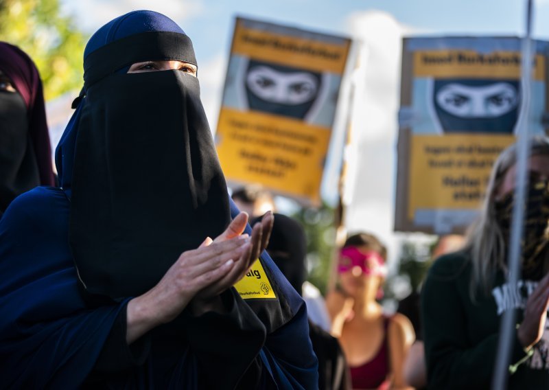 Kazahstan zabranio nošenje odjeće koja prekriva lice u javnosti