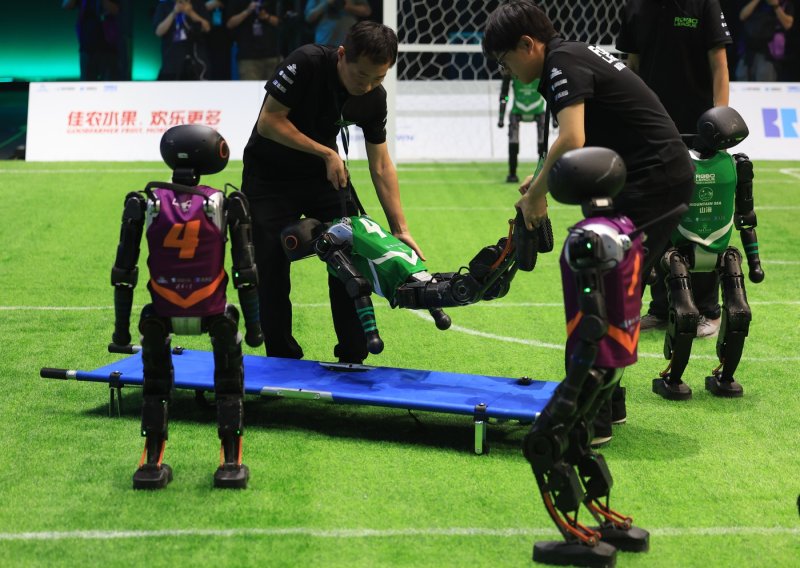 Nije Messi ni Modrić, već – AI: Humanoidni roboti zaigrali nogomet, pogledajte taj kaos