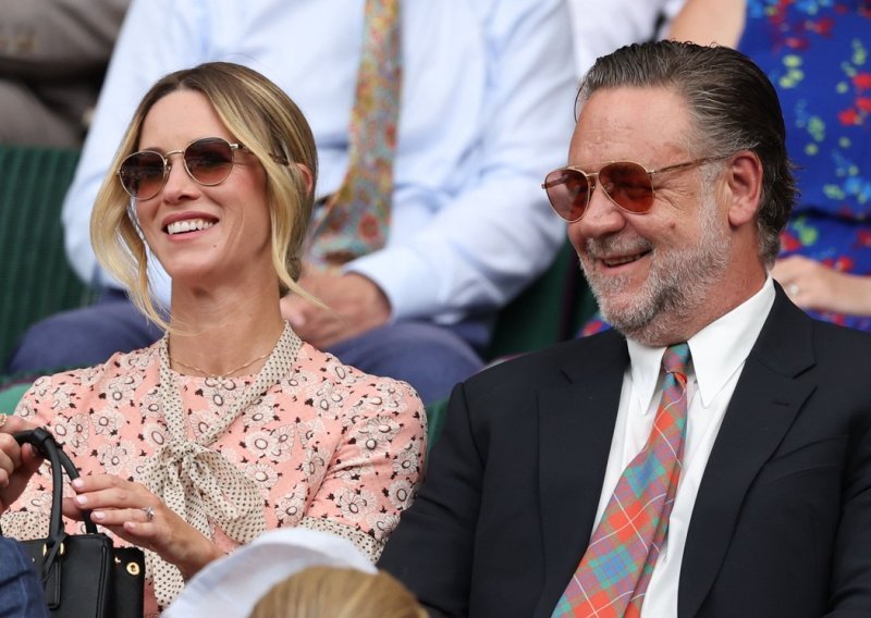Russell Crowe 'procvjetao' uz 27 godina mlađu zaručnicu: Izgleda zdravije i sretnije