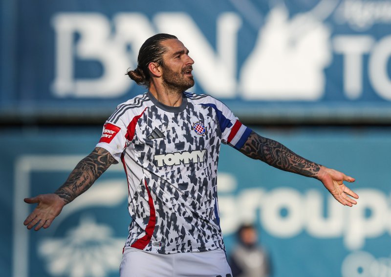 Hajduk reagirao na tvrdnje Slovenaca o Livajinom udaranju zaštitara