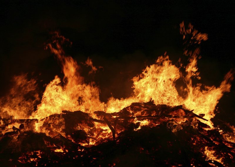 Dvadeset i jedna osoba poginula u požaru u bolnici