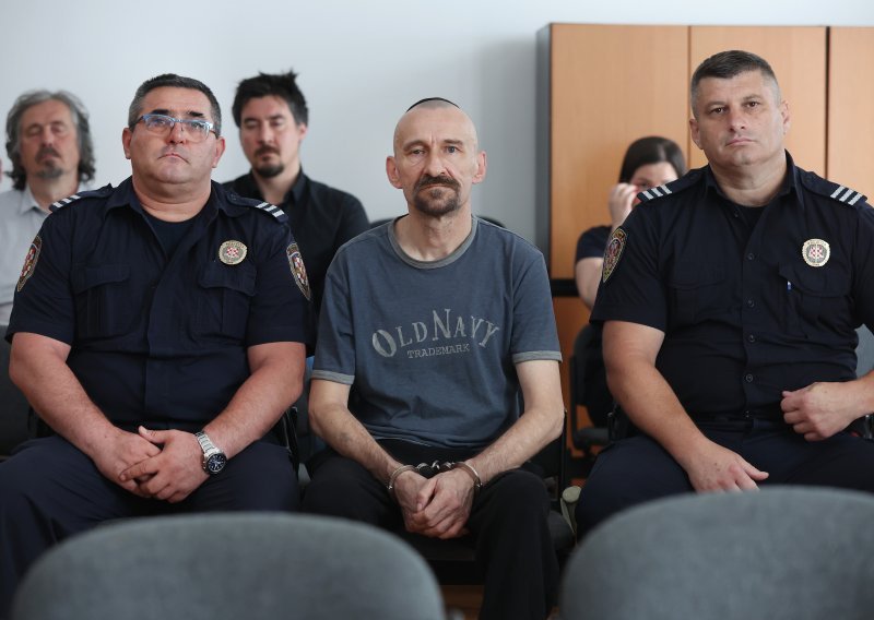 Umirovljeni policajac za masakr u Daruvaru osuđen na 50 godina, presudu slušao kamenog lica