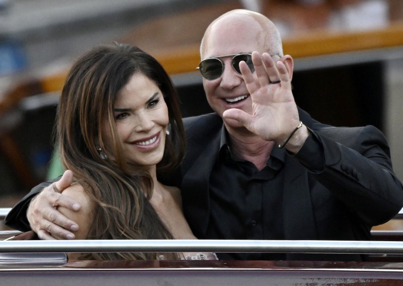 Lauren Sanchez uoči vjenčanja stavila piercing i to na mjesto koje ne možete ni zamisliti
