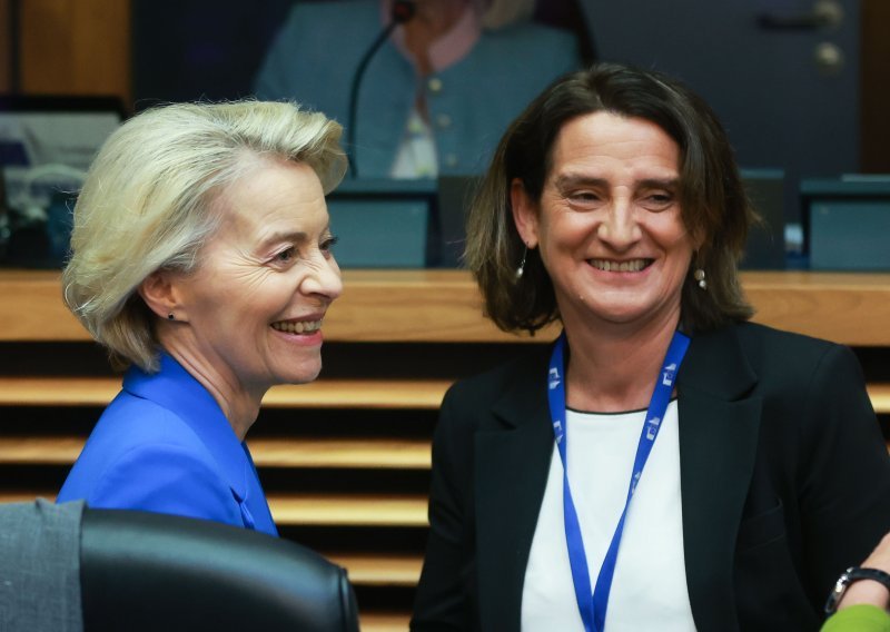 Druga najmoćnija žena u EU pod pritiskom: Izolirana i ugrožena – dokad će izdržati?