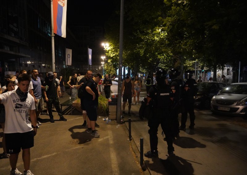 Pljušte osude policijske brutalnosti u Beogradu; Vučić: Policija je bila suzdržana