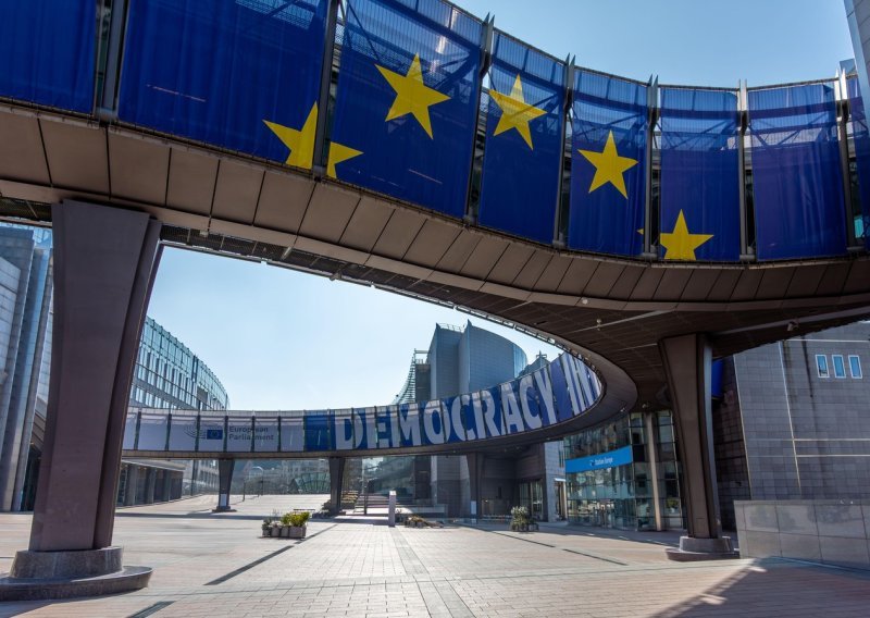 Na pomolu jedan od najvećih skandala u Europskom parlamentu? Pod lupom krajnja desnica