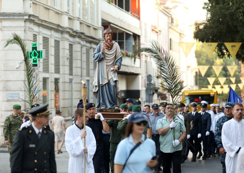 FOTO Tradicionalnom procesijom i misom u Puli obilježen blagdan sv. Tome