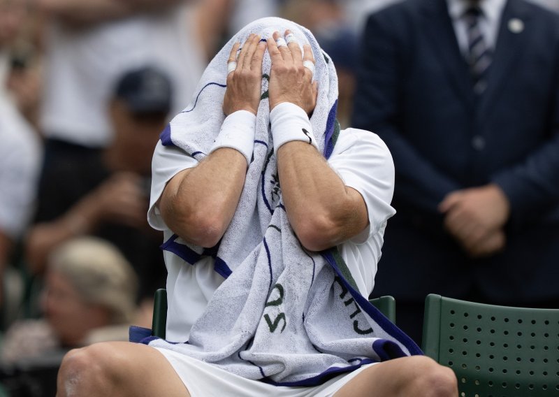 Evo što je rekao šokirani četvrti tenisač svijeta nakon teškog poraza od Čilića u Wimbledonu