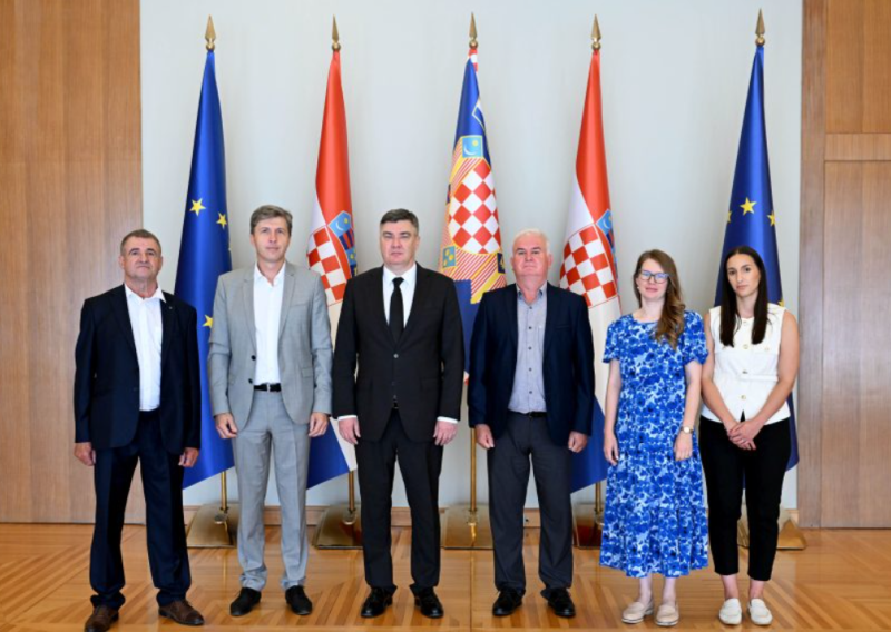 Predsjednik Milanović s predstavnicima Hrvatske poljoprivredne komore