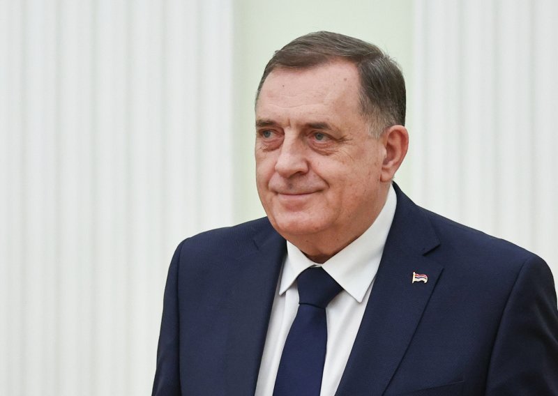 Miloradu Dodiku ukinut pritvor, pušten da se brani sa slobode