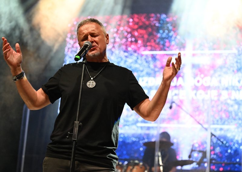 Tko to sluša, a tko se zgraža? Thompsonov megaspektakl na kraju je ipak samo koncert