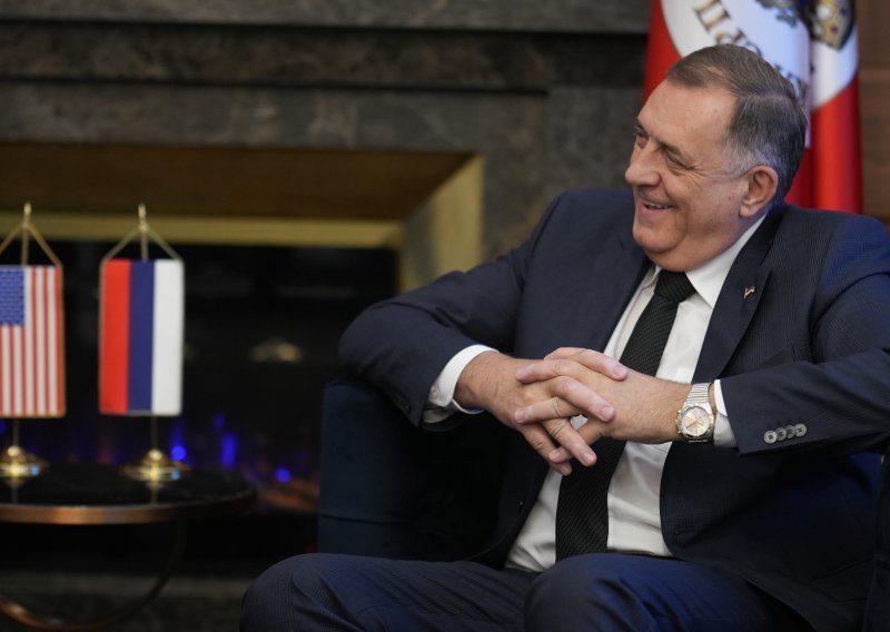Bijes zbog Dodikovog naručenog ročišta: 'Šibicar i manipulator. Skandal bez presedana'