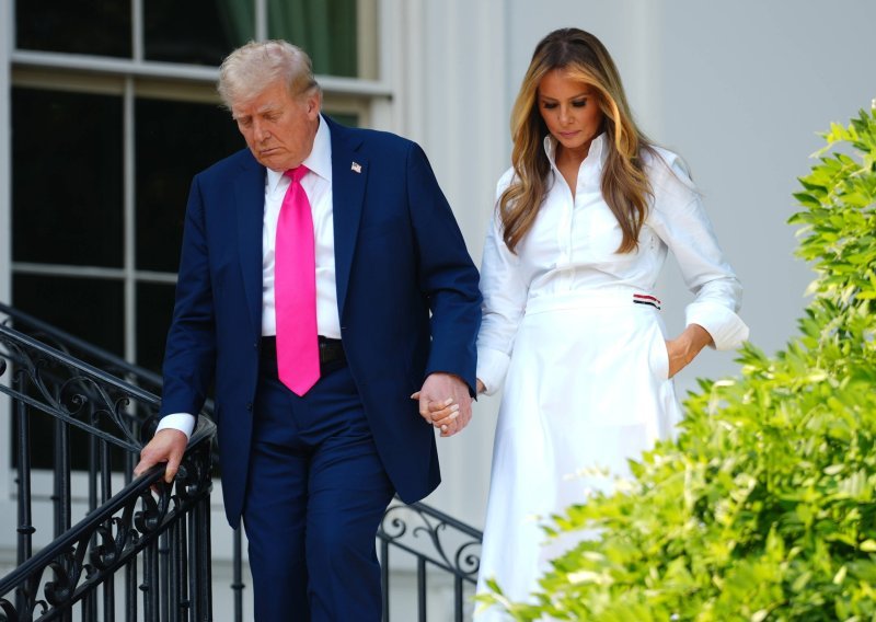 Melania Trump iznenadila modnim zaokretom: Glamur zamijenila suptilnom elegancijom