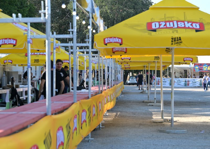Dok Hipodrom bruji, istočna fan zona zjapi prazna: Što se događa?