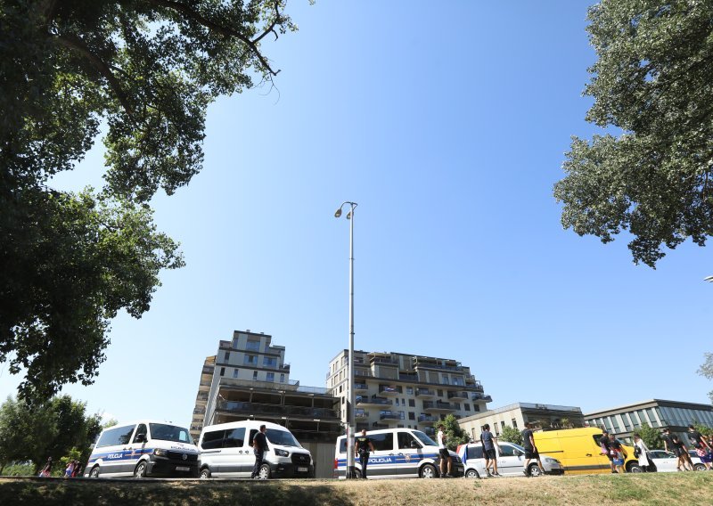 Parking 'na divljaka': U Novom Zagrebu ispisuju se kazne, poznati i iznosi