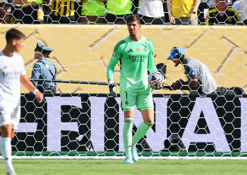 Courtois bijesan na zvijezdu Reala pred klasik s PSG-om: 'Totalno nepotrebno'