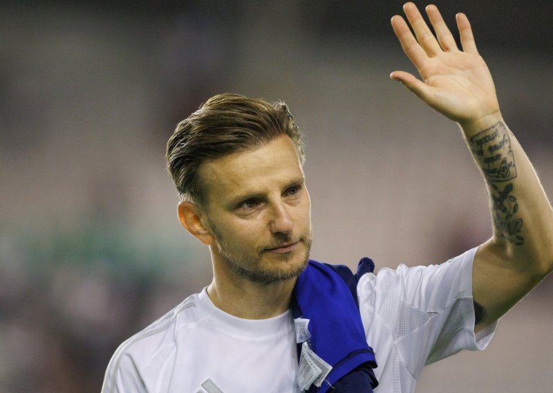 Ivan Rakitić je završio čudesnu igračku karijeru! Pogledajte kako se oprostio