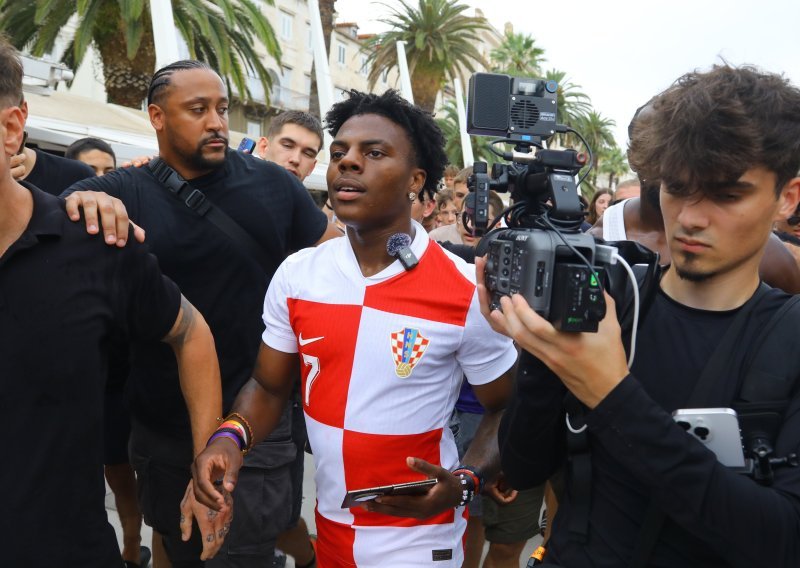 Pogledajte kakav je kaos nastao kada je poznati influencer došao na splitsku Rivu