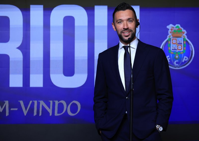 Dok je hajdukovac na liječničkom, Porto predstavio trenera. U Ajaxu ga žele zaboraviti