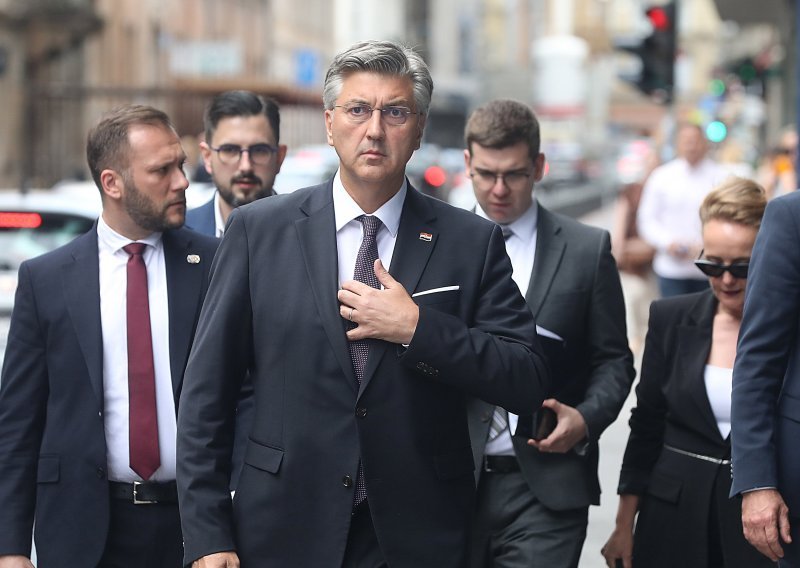 HDZ-u opet raste podrška, evo koje tri stranke su u negativnom saldu