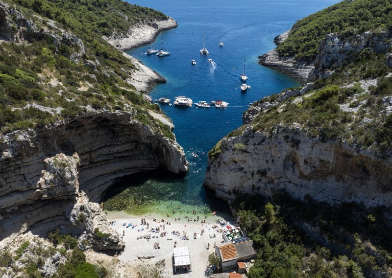 Pogledajte kako iz zraka izgleda jedna od najljepših plaža na Jadranu