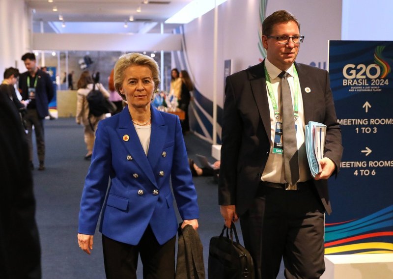 'Tihi ubojica koji ništa ne prepušta slučaju': Tko je Björn Seibert, moćna desna ruka Ursule von der Leyen