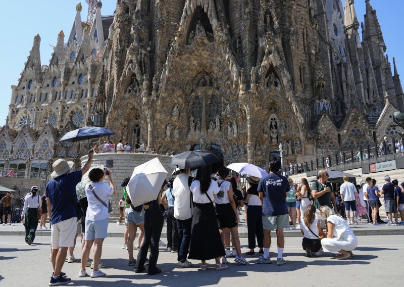Turisti o destinaciji u koju hrle i brojni Hrvati: 'Pripazite, natjerat će vas da platite'